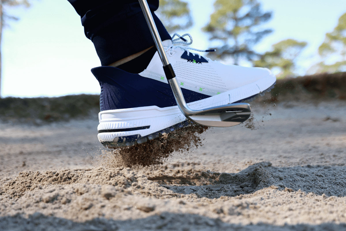 Payntr has some of the best sipkeless golf shoes for traction.