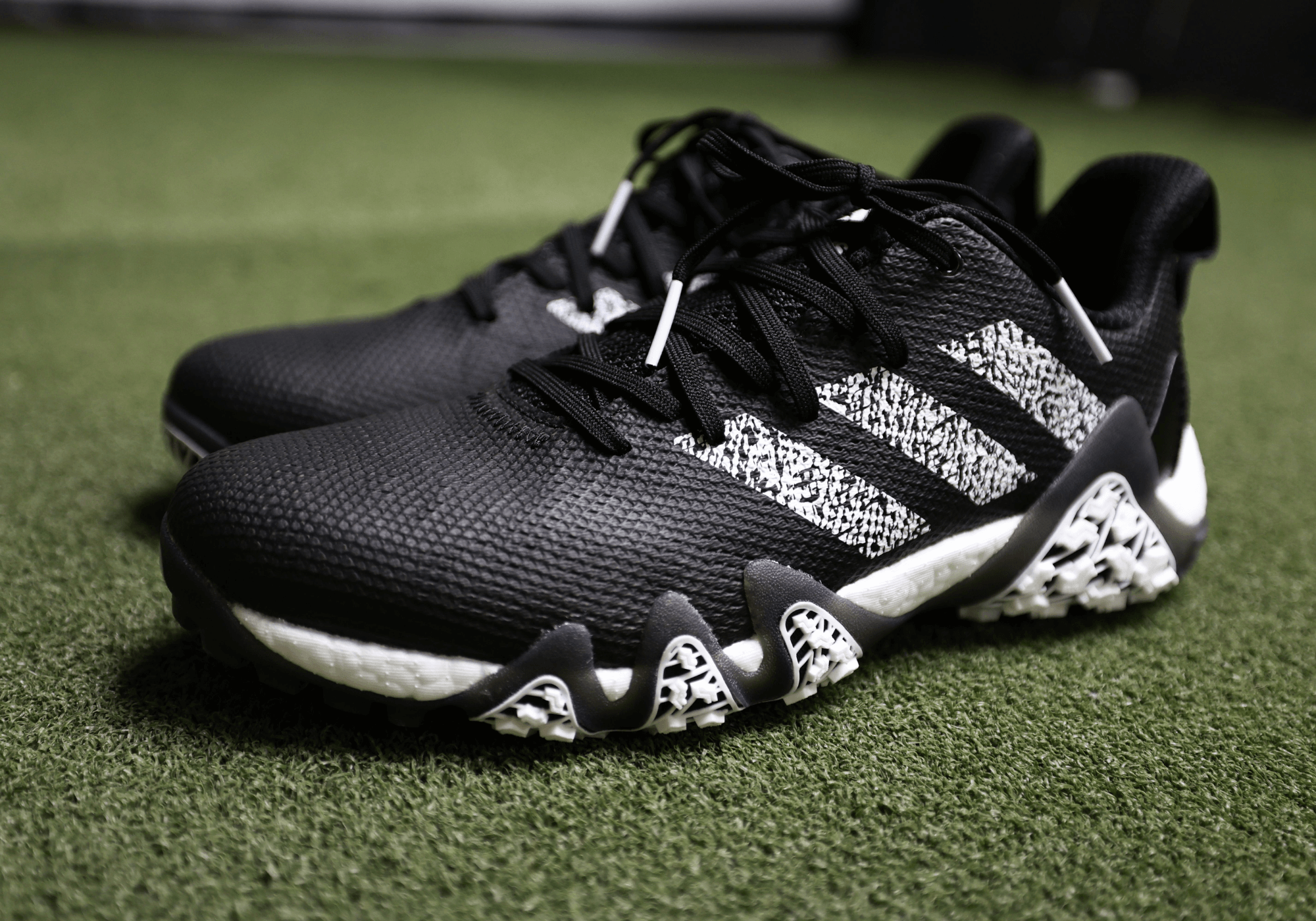 THe CodeChaos 22 is one of the best waterproof golf shoes